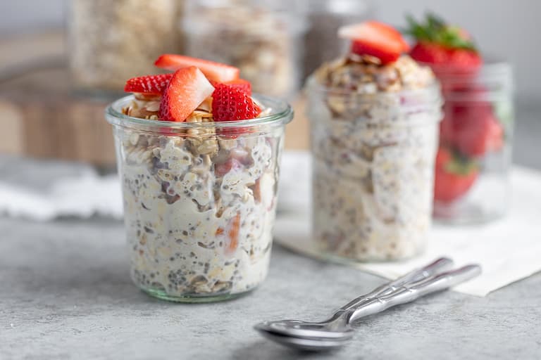 Overnight Oats With Strawberries